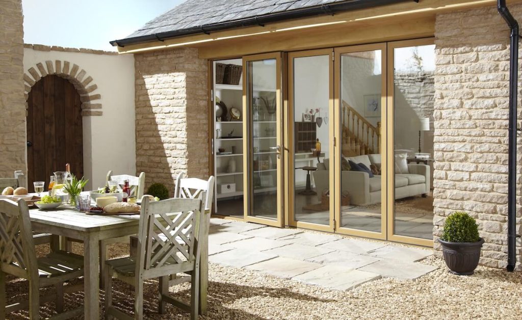 Origin traditional bifold door