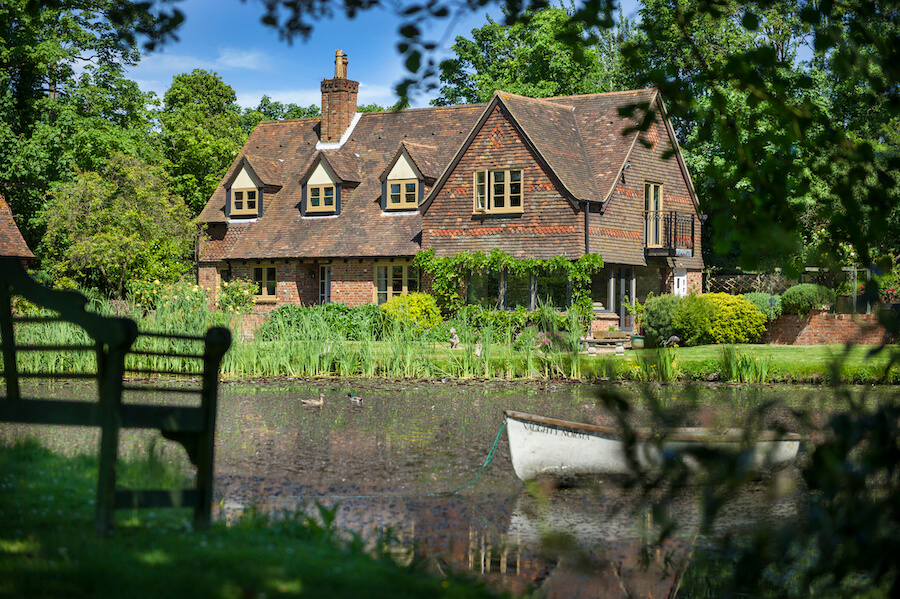 r9 flush oak windows
